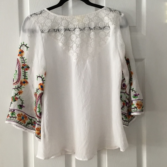Fig and Flower White Blouse with Colorful Embroidery - Picture 2 of 3